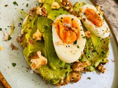 牛油果煮蛋吐司-RAC BAR(安福路店)