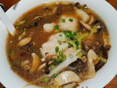 -渝是乎酸菜鱼(龙旗购物中心店)