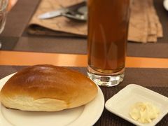 餐前面包加黄油-红房子西菜馆(淮海中路店)