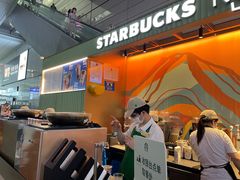 -星巴克(上海虹桥站2A检票口)