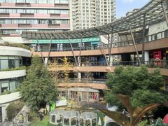 -瑞虹新天地月亮湾