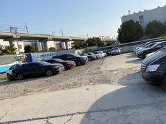 -秀沿路地铁站停车场