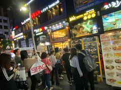 门面-BHC炸鸡(明洞总店)