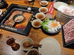 -老牌坊云南鱼豆花火锅(爱建店)