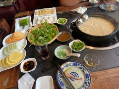 -大匠工房古船木艺术餐厅·猪肚鸡专门店(长白仙岛店)
