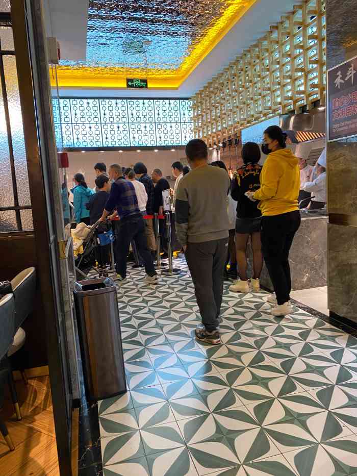 禾斗海鲜自助(市南银座店)-"某碑抢到了134元的特惠券和朋友一起来".