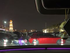 -奥特莱斯停车场