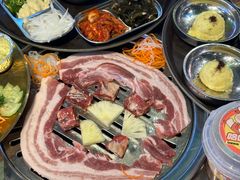 -哈哈碳都·牛肋条无限自助烤肉(台江万达店)