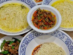 -李与白包子铺(桐梓林店)