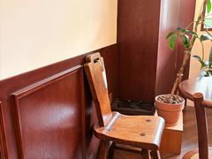-Café Monson