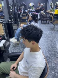 -藤野造型专业烫染接发