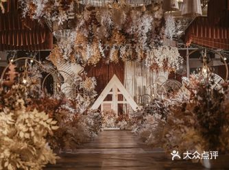 场景还原：不喜欢纯色的一片蓝白，也不喜欢传统的一片红