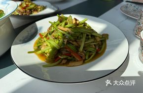 Shredded Pork with Water Celery