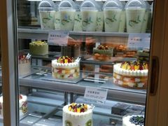 面包甜点陈列柜-Dough&Joe团憩(瑞虹天地月亮湾店)