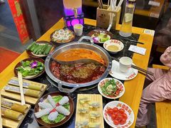 -憨孃孃·重庆老火锅(红山黑金店)