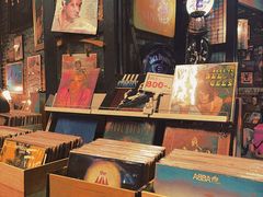 -席娜卡琳火车铁道夜市