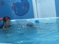 -熊小米专业儿童游泳馆