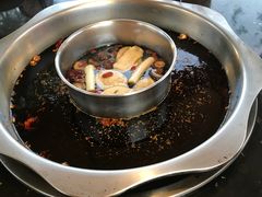 -茅草房·河畔园林火锅