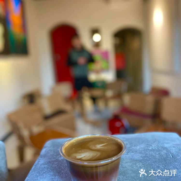 水厂家属区的社区咖啡店喝一杯dirty