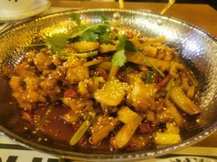 霹雳娇娃-爱啤精酿·民谣酒馆(滨江店)