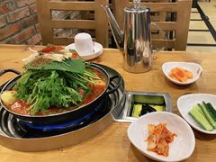 土豆排骨火锅-喇喇排骨火锅·传统韩式脊骨汤(望京西园总店)