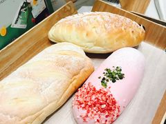 草莓啵啵包-奈雪的茶(杭州万象城PRO店)