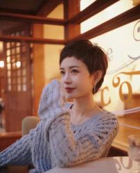 -变画·发型STUDIO