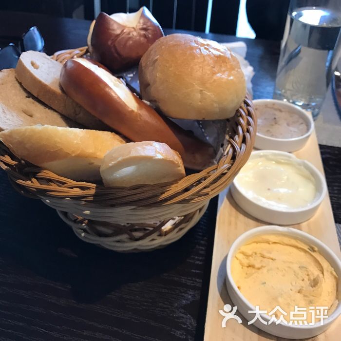 申德勒电动汽车德国餐厅图片 第8张