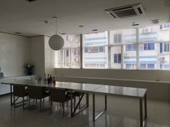 -卡罗酒店(东门晒布地铁站店)