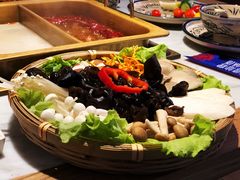 -尚尚仙·酸汤猪手·猪肚鸡火锅(华联万柳购物中心店)