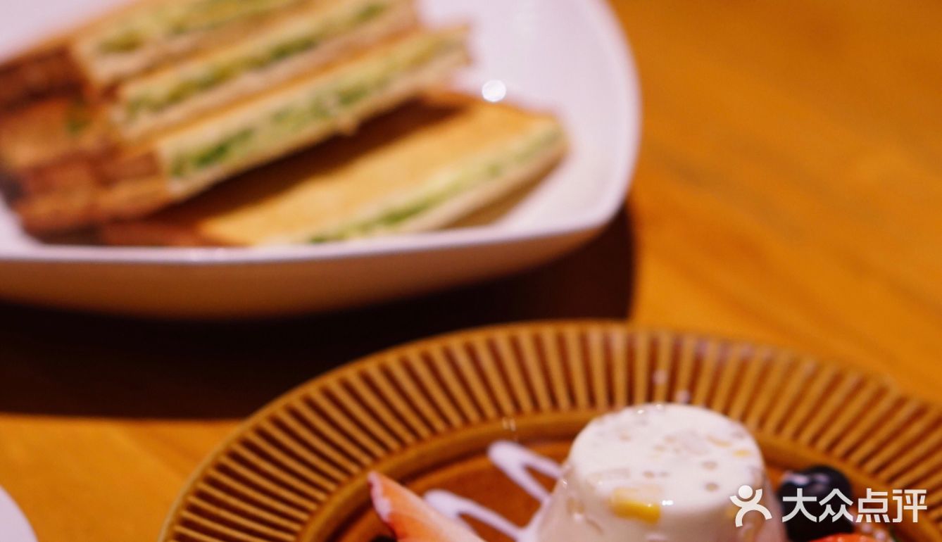 如何在高消费区吃brunch吃到撑？🥗