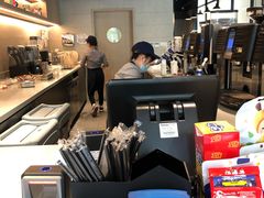 -瑞幸咖啡(巴黎春天陕西路店)