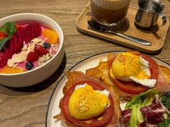 -Common Table · Brunch & Coffee