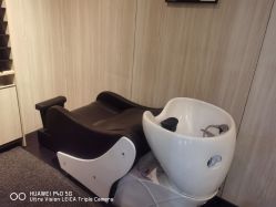 -HAIR CORNER