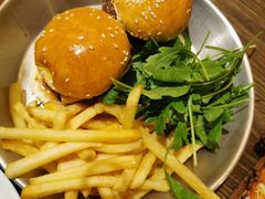 鹅肝汉堡-The BREW·酿餐厅(浦东嘉里大酒店)