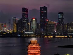 -东方豪景花园酒店·怡景旋转餐厅