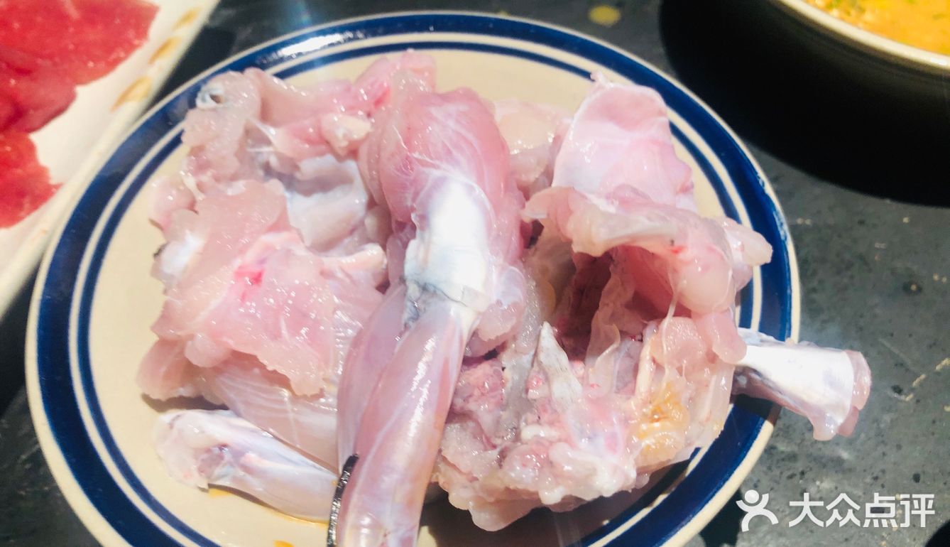 早就听闻这家来自重庆的火锅店，这次终于来拔草