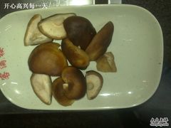 半份香菇-蜀留香火锅(白堤路店)