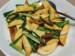 茭白炒五花肉-荣轩(新荣记环球金融中心店)