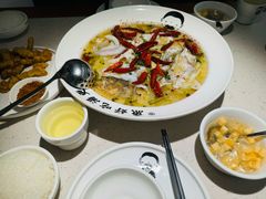 -江渔儿酸菜鱼·拔草餐厅(虎门君乐汇店)