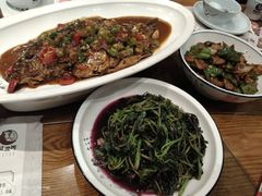 -黄泥岗·地道湖北菜(奥特莱斯店)