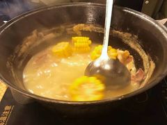 -鲜入围煮花胶鸡海鲜火锅