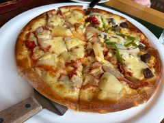 菠萝鸡肉拼黑椒牛肉披萨-吉姆丽德乡村西餐厅(闵行交大店)