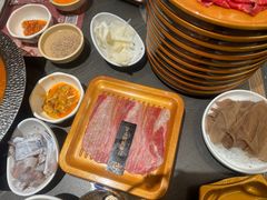 -牛YO寿喜烧·铁板烧和牛火锅自助(市府恒隆店)