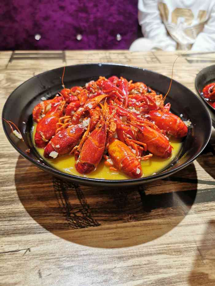 扒虾小妹儿麻辣海鲜小龙虾-"一年也回不家几次在南方待久了总会怀念这