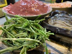 -渝嘴小老弟老火锅(华新村店)
