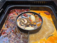 -老牌坊云南鱼豆花火锅(哈西万达店)