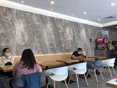 用餐区-龙治汉堡(中华城店)