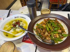 -渝是乎川渝小炒(新世界百货望京店)