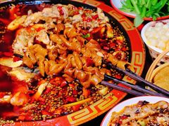 -烧哥美蛙肥肠鱼火锅·十五年社区店